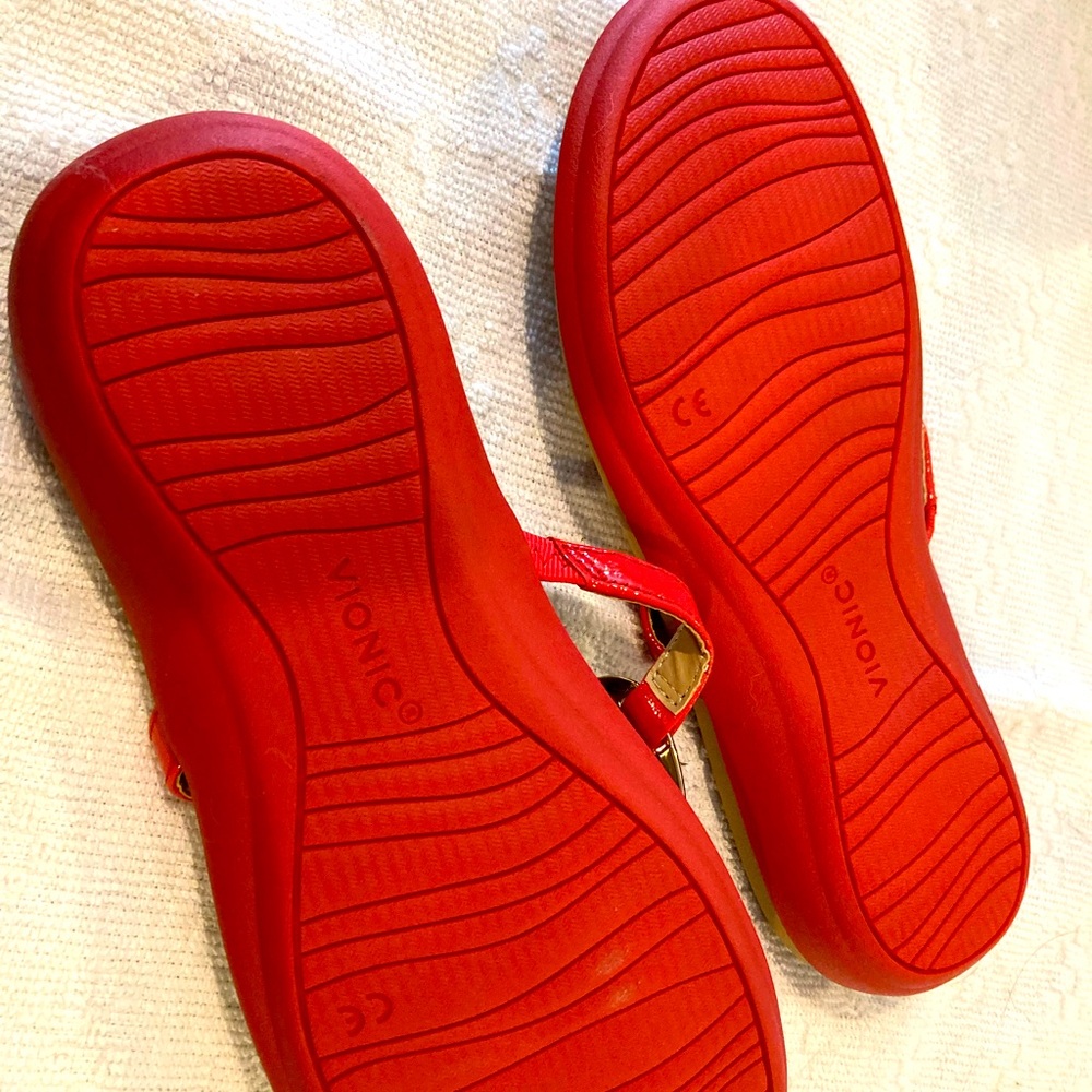 Vionic Raysa Sandal. Size 6